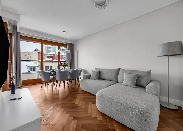 Ochota - Parking, Balcony & Railway Nearby - By Rentujemy *