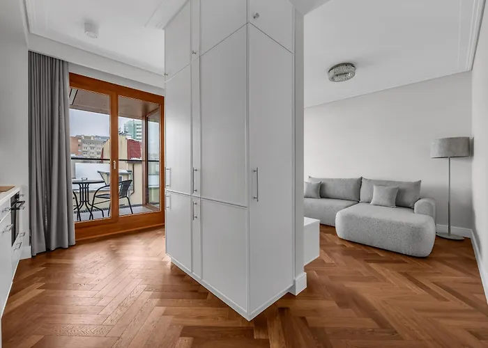 Ochota - Parking, Balcony & Railway Nearby - By Rentujemy