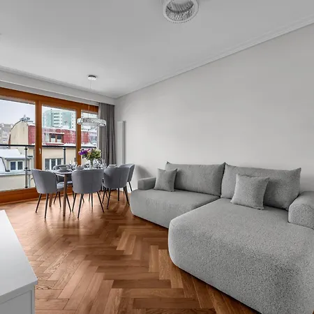 Ochota - Parking, Balcony & Railway Nearby - By Rentujemy *