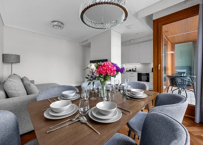 Ochota - Parking, Balcony & Railway Nearby - By Rentujemy Appartement Warschau