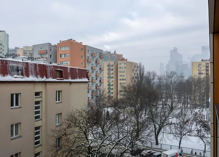 Ochota - Parking, Balcony & Railway Nearby - By Rentujemy Warschau