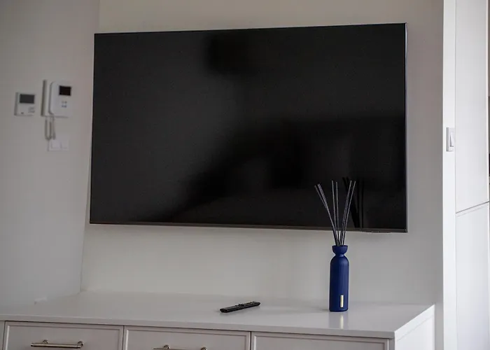 Apartmán Ochota - Parking, Balcony & Railway Nearby - By Rentujemy *